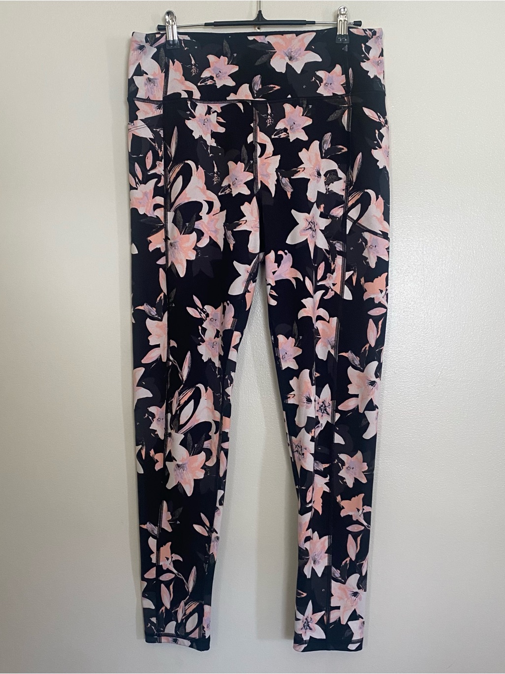 Victoria Secret Floral High-Rise Leggings Black With Blush Pink Flowers